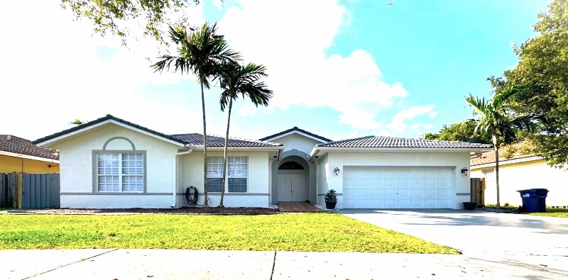 Building Photo - 15840 SW 152nd Ct