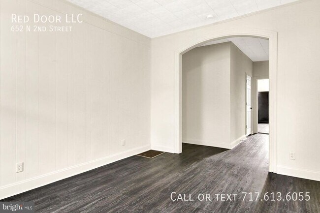 Building Photo - 652 N 2nd St