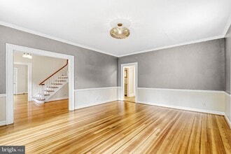Building Photo - 5809 Grosvenor Ln