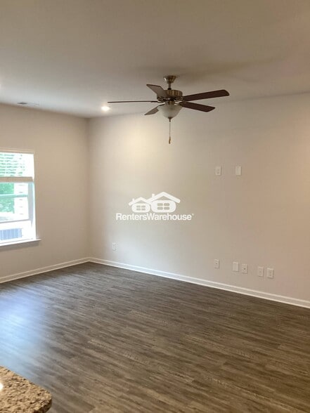 Building Photo - 1132 Chastain Dr