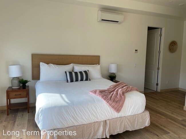 Building Photo - 5 br, 6 bath House - 1284 Pine Ave