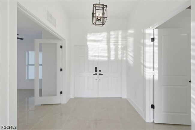 Building Photo - 2105 NE 1st Ave