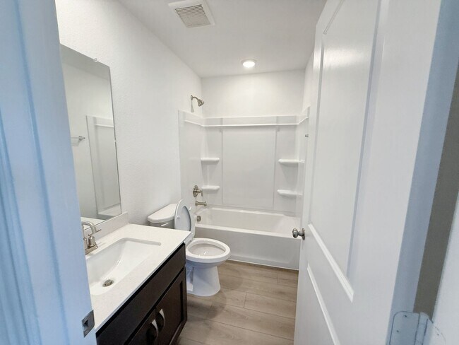 Building Photo - Elegant New Build in Princeton with Pool, ...