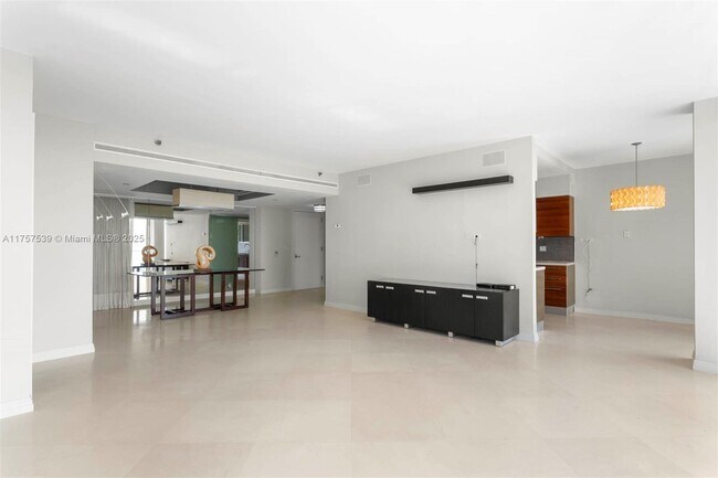 Building Photo - 19500 Turnberry Way