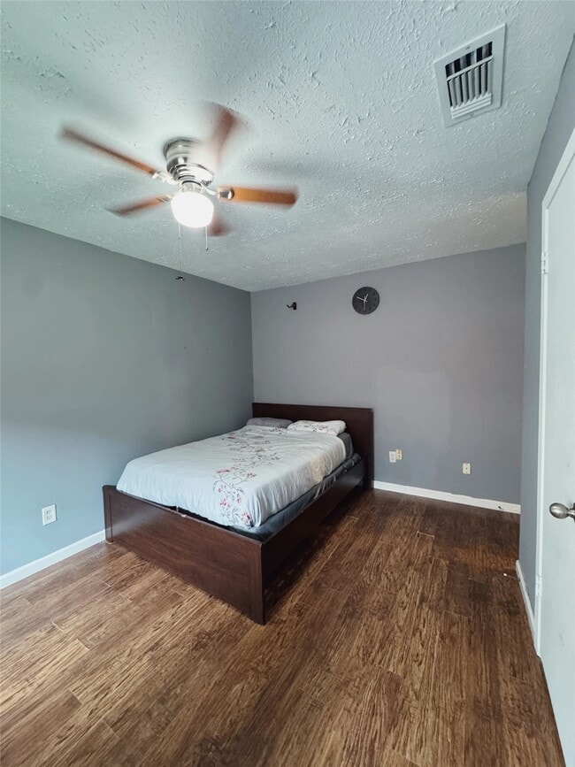 Building Photo - 12931 Becklin Ln