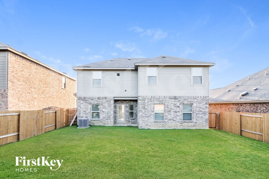 Building Photo - 5401 Zara Dr