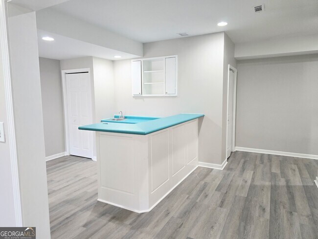 Building Photo - 641 Olde Ivy Way