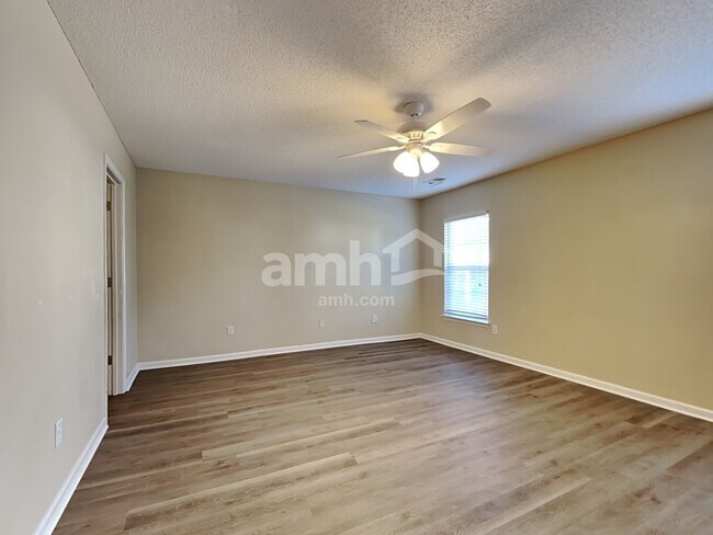 Building Photo - 4016 Broken Arrow Dr