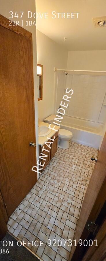 Building Photo - 347 Dove St