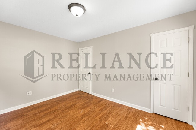 Building Photo - 1806 N Hood St