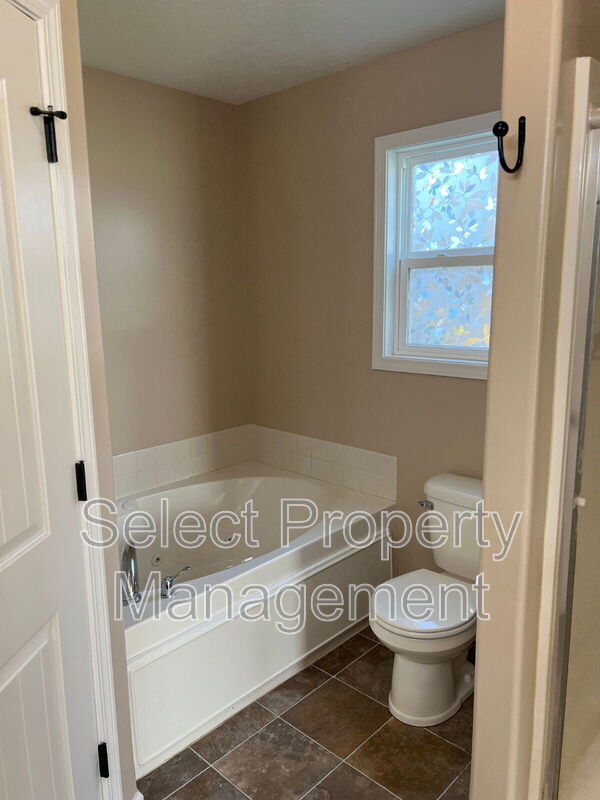 Building Photo - 12860 Starling Cove