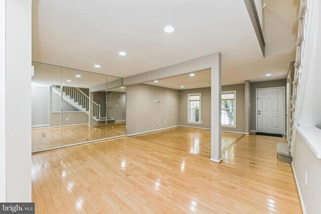 Building Photo - 12220 Tildenwood Dr