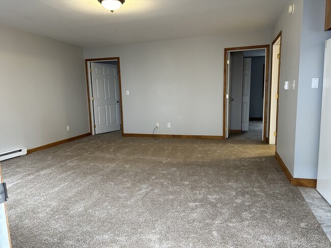 Building Photo - 15 LLC-75 Sailly Avenue