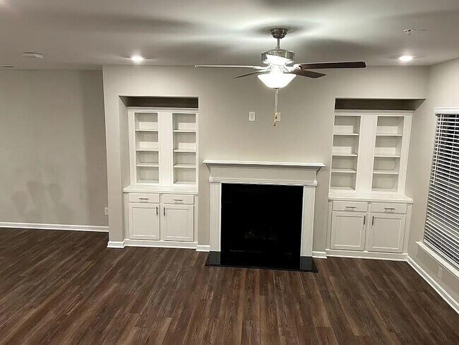 Building Photo - 1366 Elderwood Way