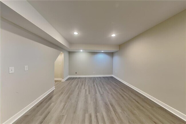 Building Photo - 4139 Westchester Crossing NE