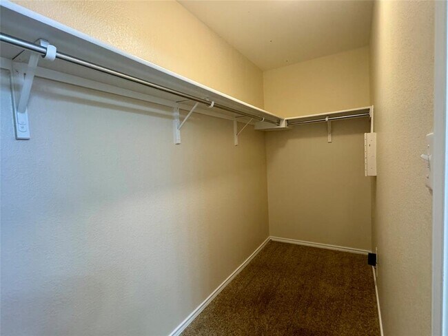 Building Photo - 291 Gina Dr