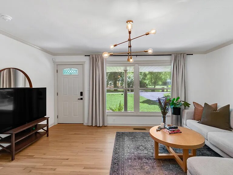 Building Photo - 457 Ewing Ln