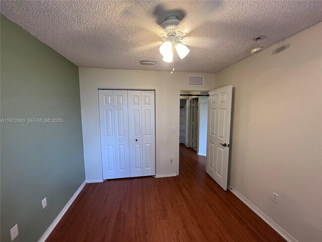 Building Photo - 2320 SE 23rd Rd