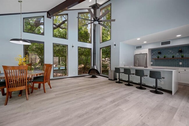 Building Photo - 1135 Barton Hills Dr