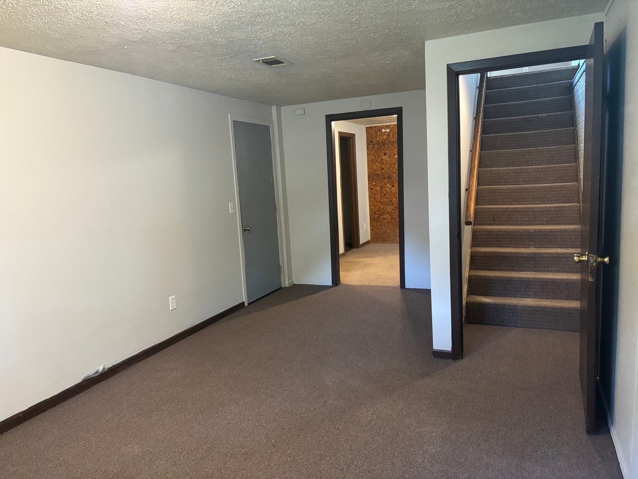 Building Photo - 1306 N Zenith Ave