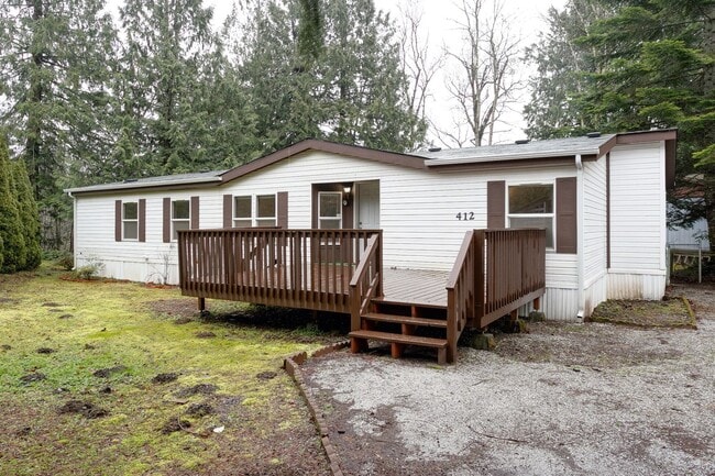 Primary Photo - 3 Bedroom 1.75 Bath Mobile Home with Garag...