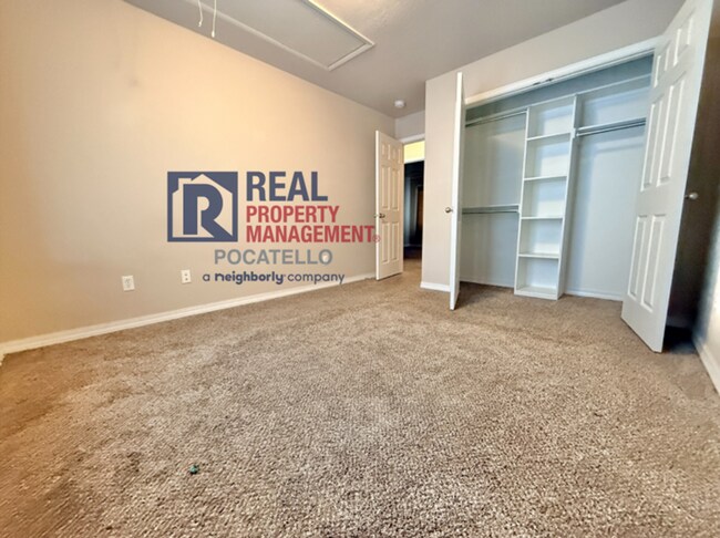 Building Photo - Beautiful 3 Bedroom 2.5 Bathroom Home For Rent