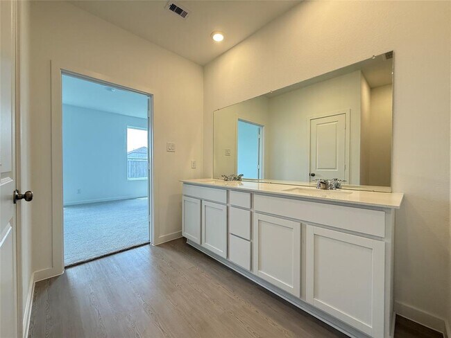 Building Photo - 16535 Mesquite Fld Dr