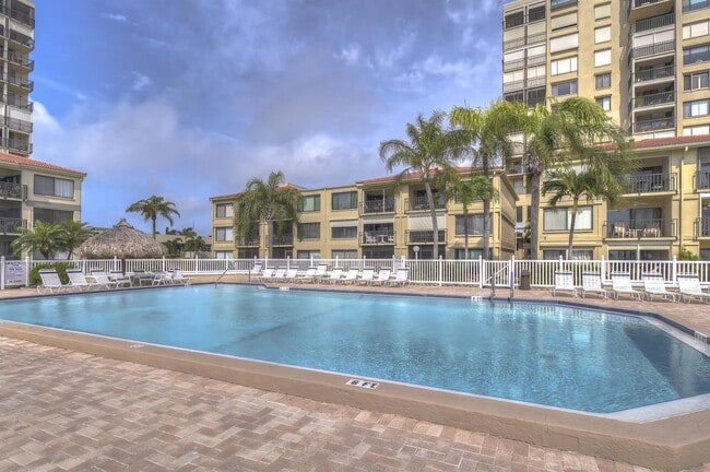 Building Photo - 6322 Palma Del Mar Blvd S