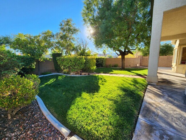 Building Photo - Charming Single-Story Pulte Home in a corn...