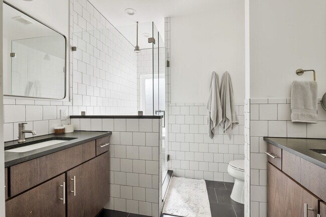 Building Photo - 508 E Huron Ave