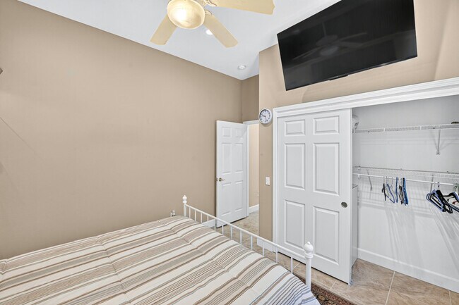 Building Photo - 78804 Platinum Dr
