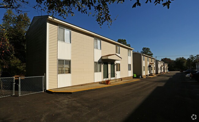 Building Photo - Lyngate Apartments