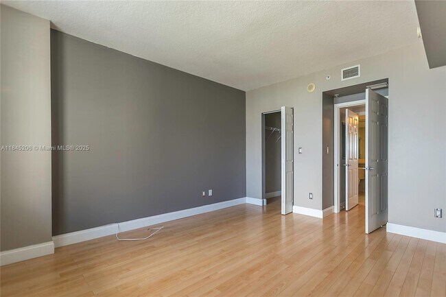 Building Photo - 325 S Biscayne Blvd