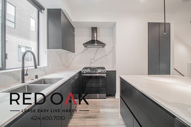 Building Photo - 18303 Oakbury Cir