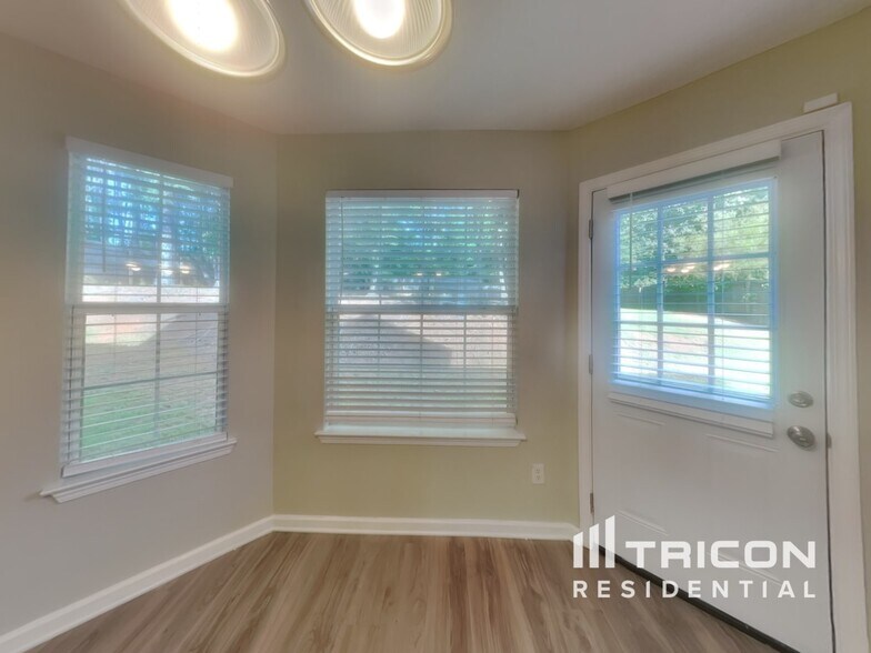 Building Photo - 1028 Maris Ln