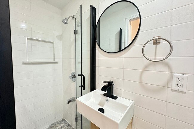 Building Photo - 71-51 Kessel St