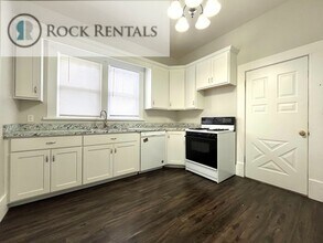 Building Photo - Recently Remodeled 3 Bed 1 Bath House