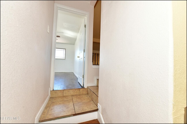 Building Photo - 908 Bolivia St