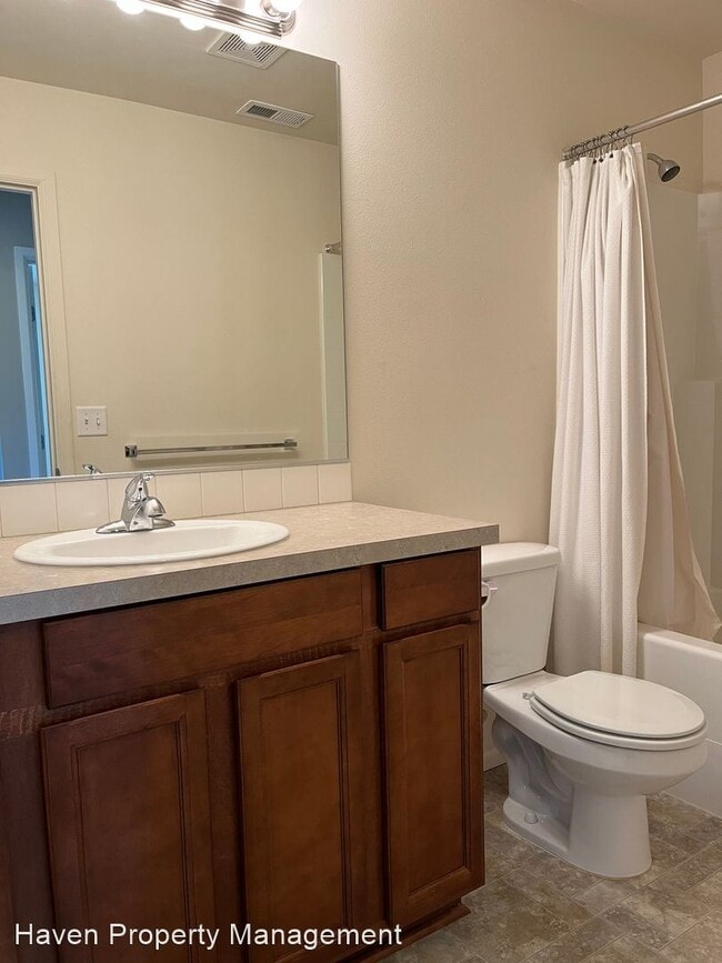 Building Photo - 4 br, 2.5 bath House - 5420 Discovery St E