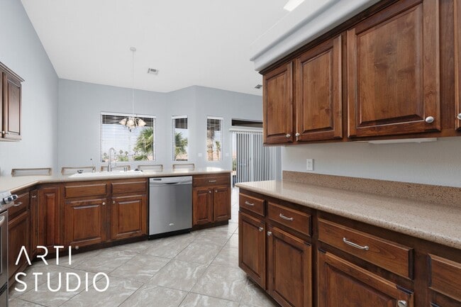 Building Photo - Welcome to your dream home located in the ...