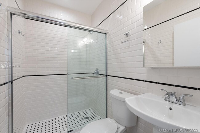 Building Photo - 3669 Poinciana Ave