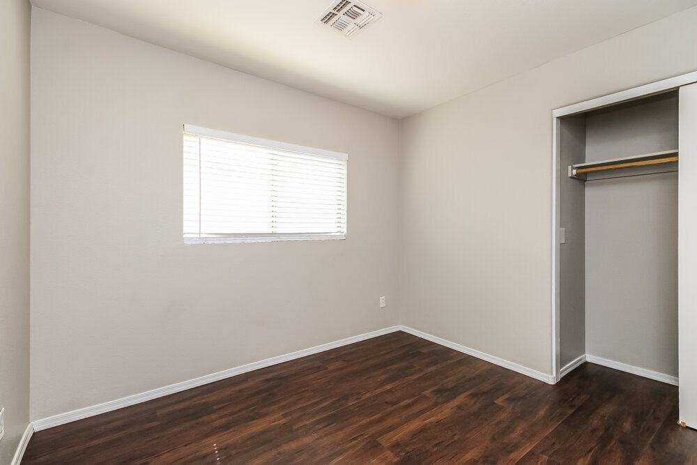 Building Photo - 8528 E Desert Ln