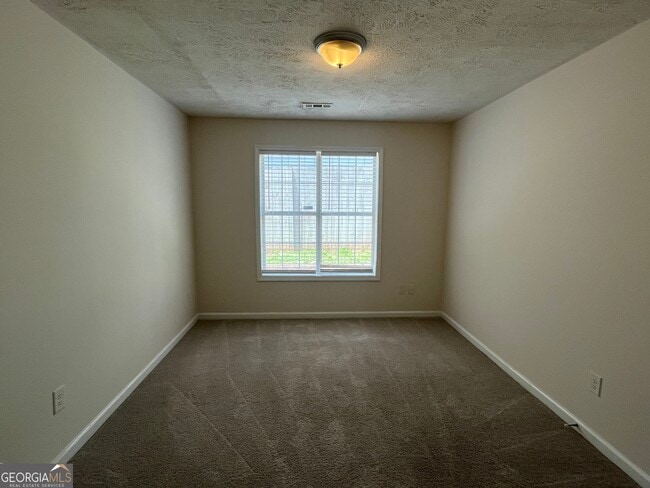 Building Photo - 3694 Sapphire Ct