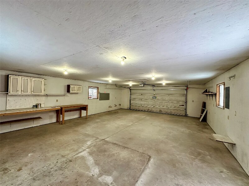 Building Photo - 633 Kalispell Ave