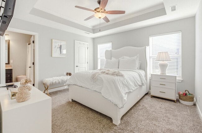 Building Photo - 7412 Oakley Dr