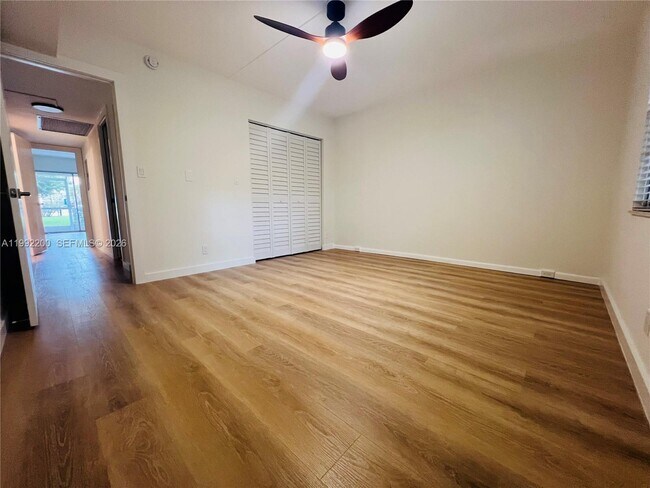 Building Photo - 2402 Antigua Cir