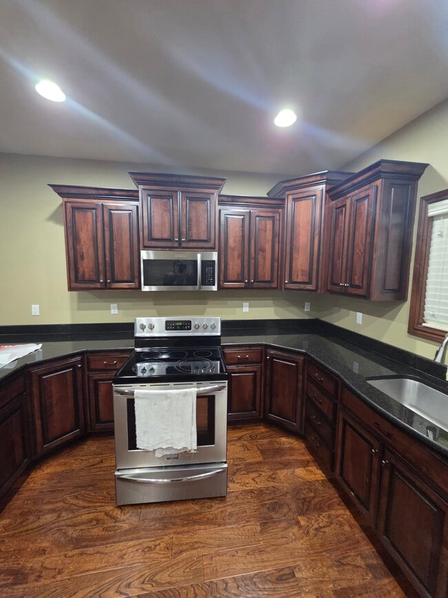 Building Photo - 719-713 13th St