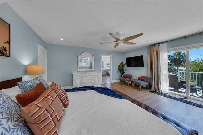 Building Photo - 4601 Bougainvilla Dr