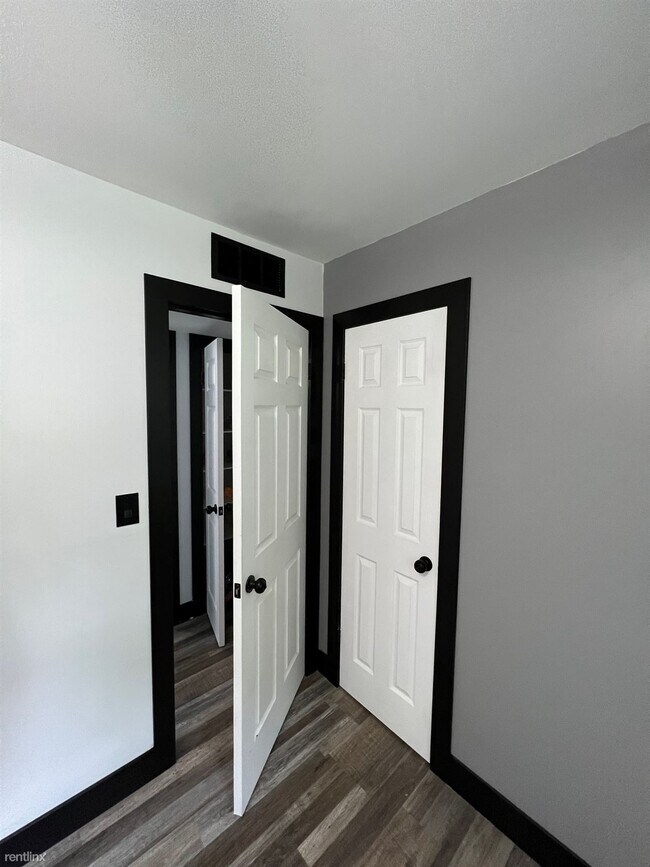 Building Photo - 3 br, 1 bath House - 1602 Jay Street