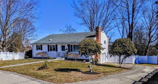 Primary Photo - 5 Restmere Ter